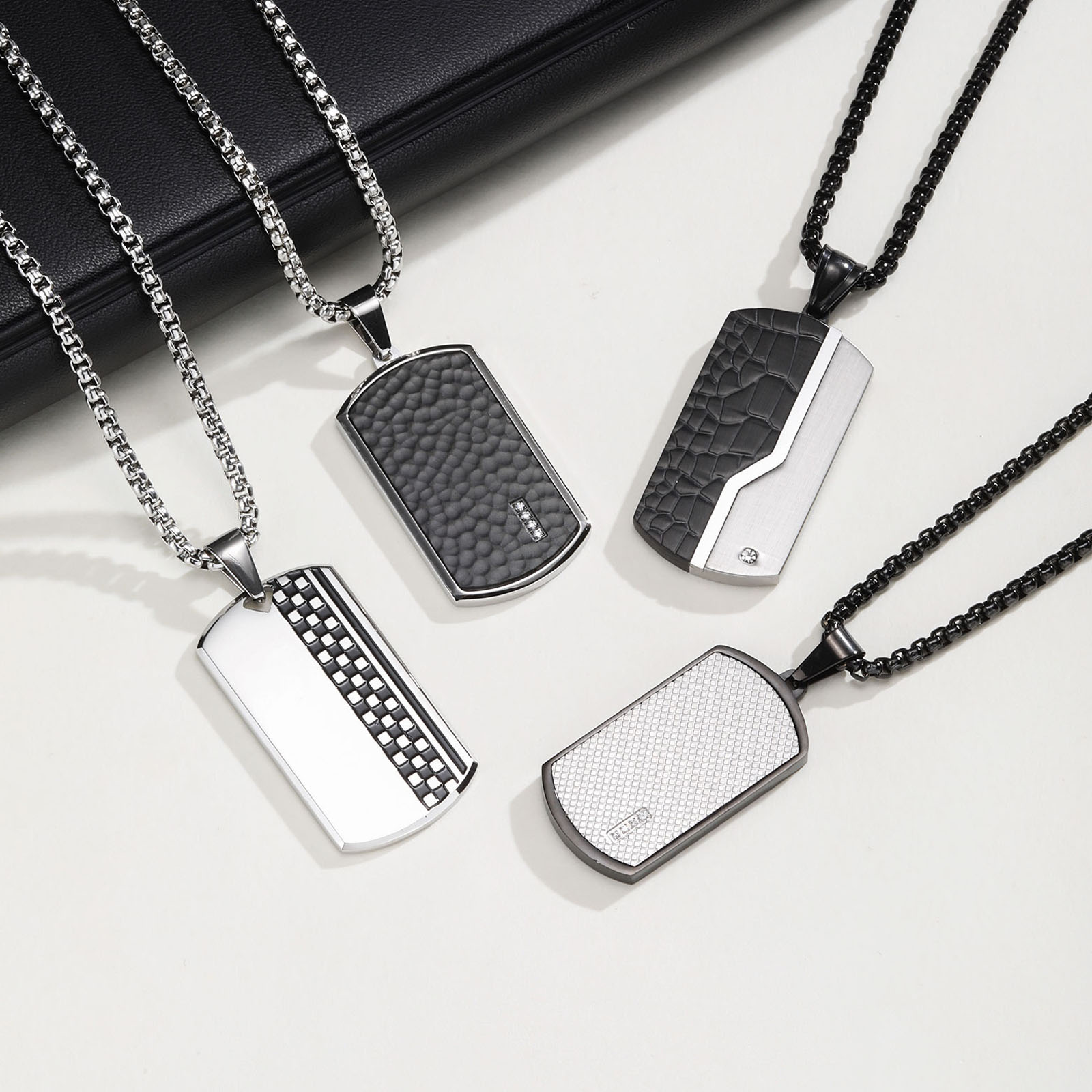 Stijlvolle herenhangerketting, - Mens Dog Tag Necklace recensie en prijs