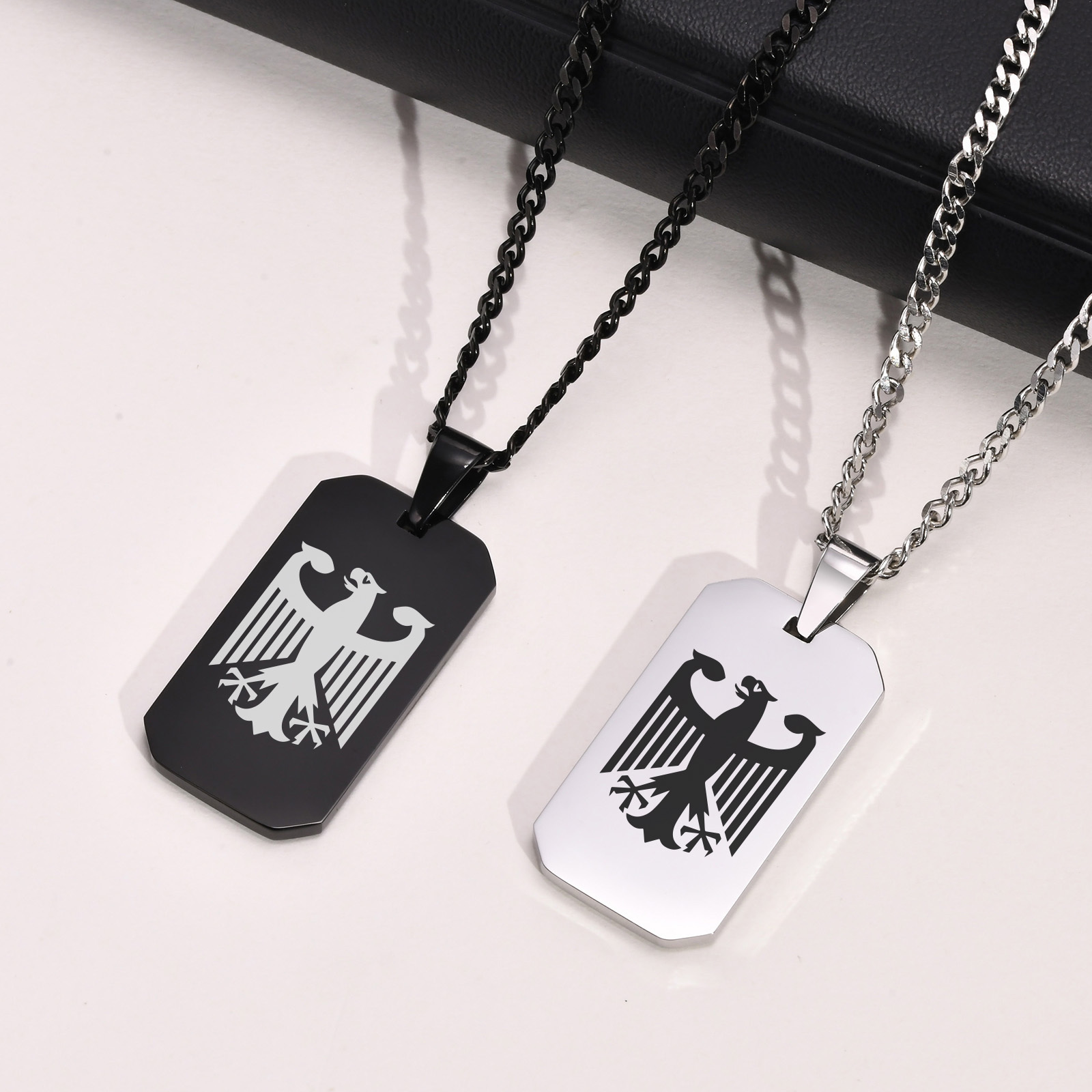 Duitse adelaar vierkante ketti - Mens Dog Tag Necklace recensie en prijs